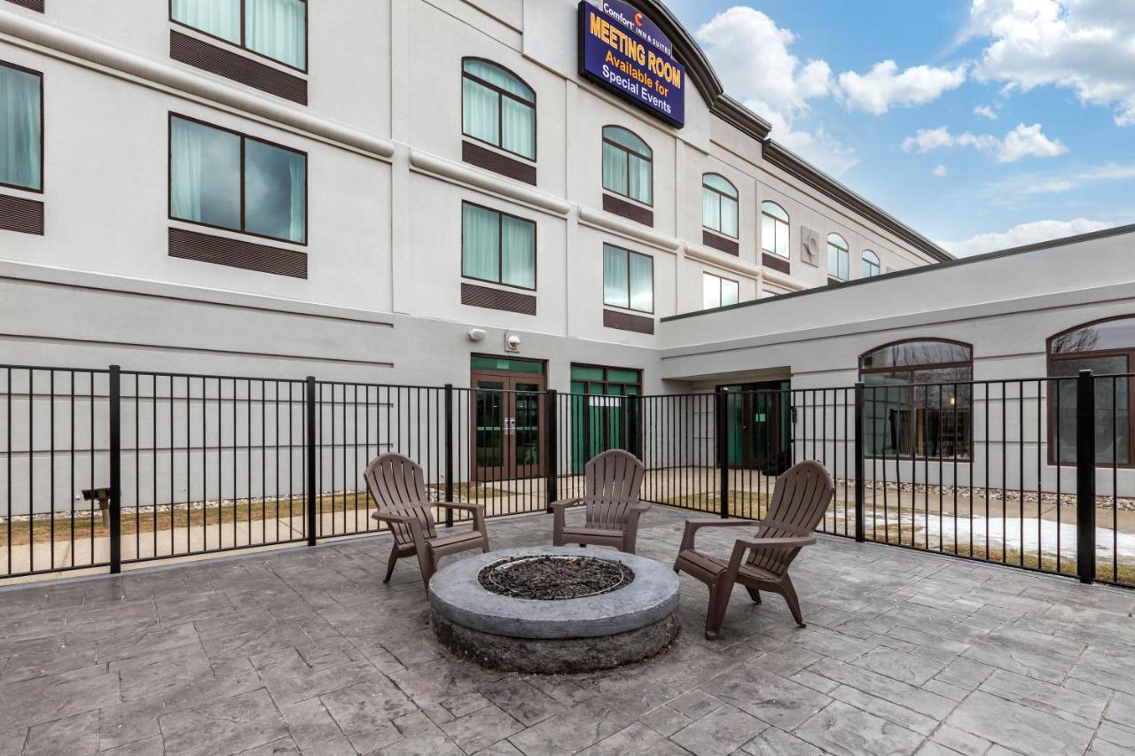 Comfort Inn & Suites Grand Blanc-Flint Exteriör bild